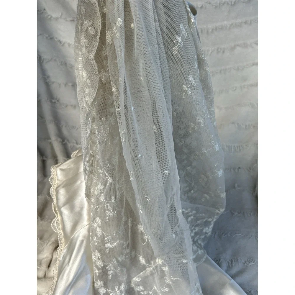 Porcelain Bride Doll 18